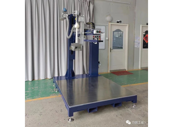 BDF-1200L4 四桶搖臂型強(qiáng)酸堿灌裝機(jī)丨順利運(yùn)往客戶現(xiàn)場(chǎng)